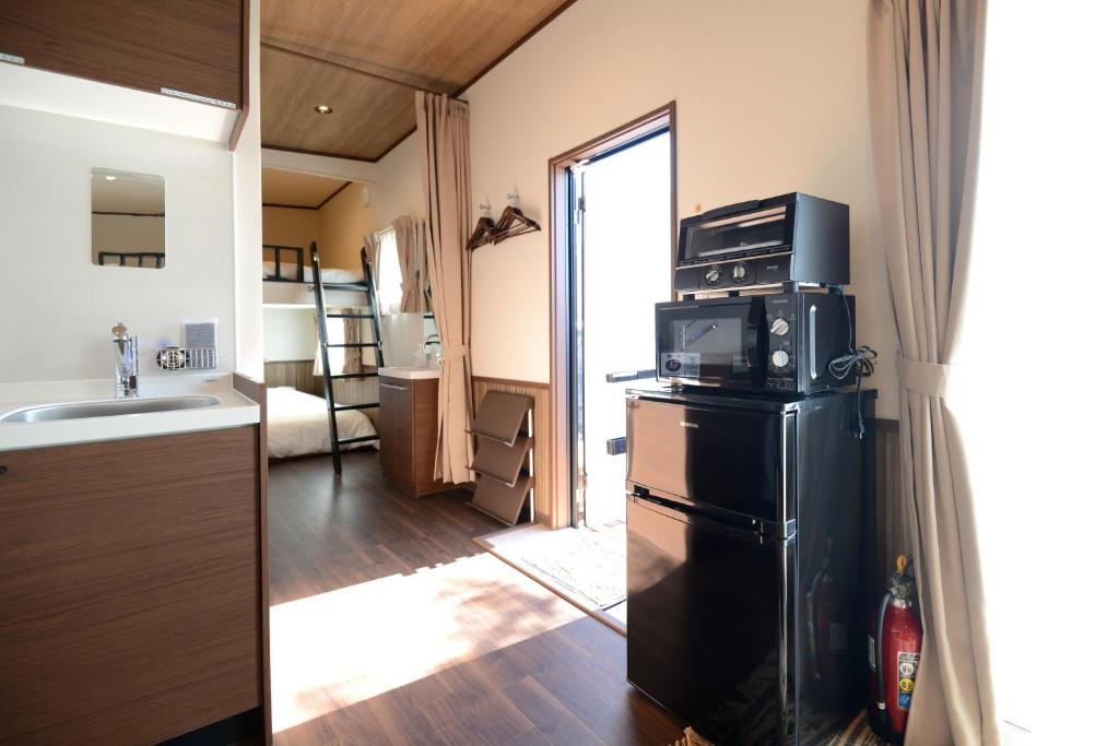 Kuchyň nebo kuchyňský kout v ubytování Mt Fuji Glamping TOURIST VILLA Kawaguchiko