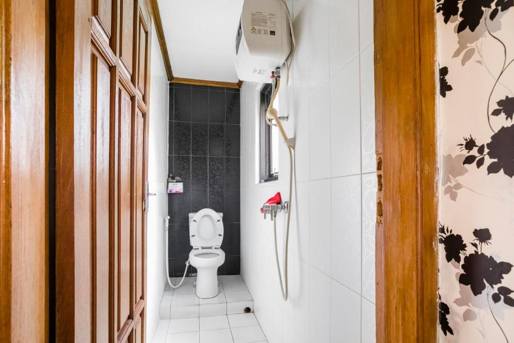 Koupelna v ubytování RedDoorz Plus @ Purwodadi