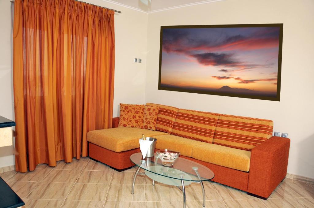 Posezení v ubytování Antonios Village Hotel & Apartments