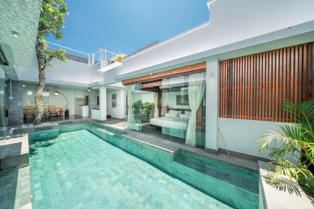 Villa Tykhe – Modern Balinese 4BR Pool Villa in Central Seminyak