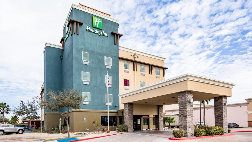 a rendering of the front of the hampton inn and suites at Holiday Inn - Brownsville, an IHG Hotel in Brownsville