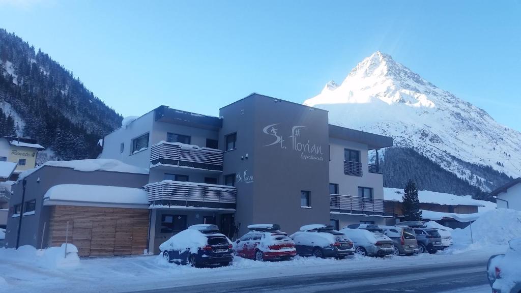 Výhľad na hory alebo výhľad na hory priamo z apartmánu