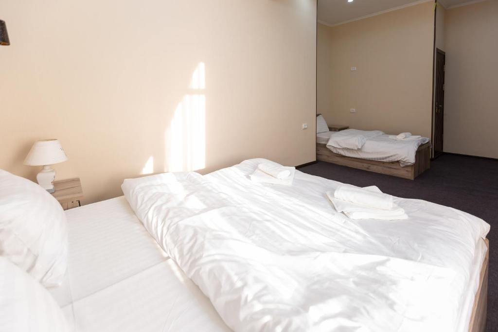 Light Hotel - Triple Room With Shower