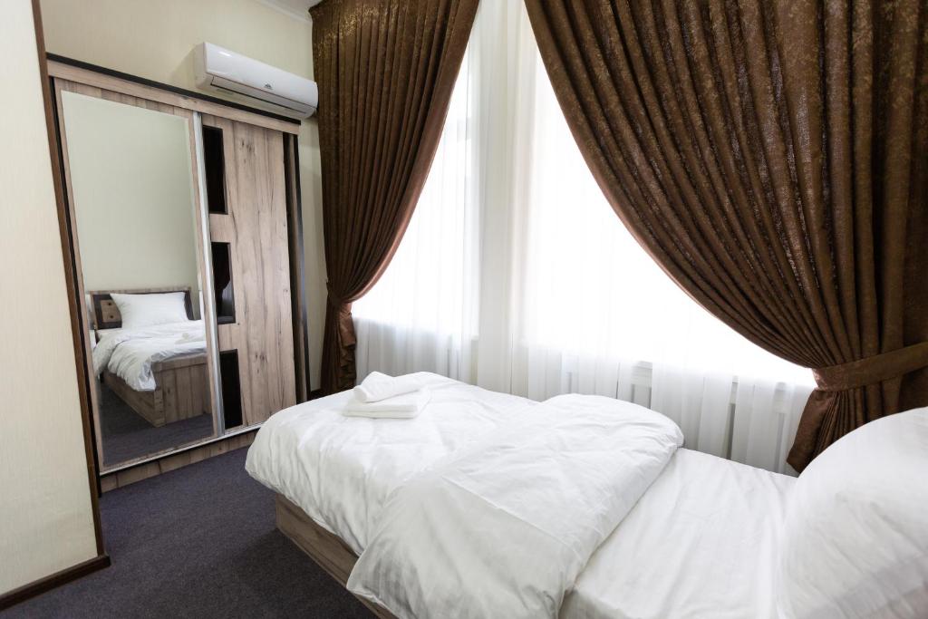 Light Hotel - Twin Room With Private Bathroom