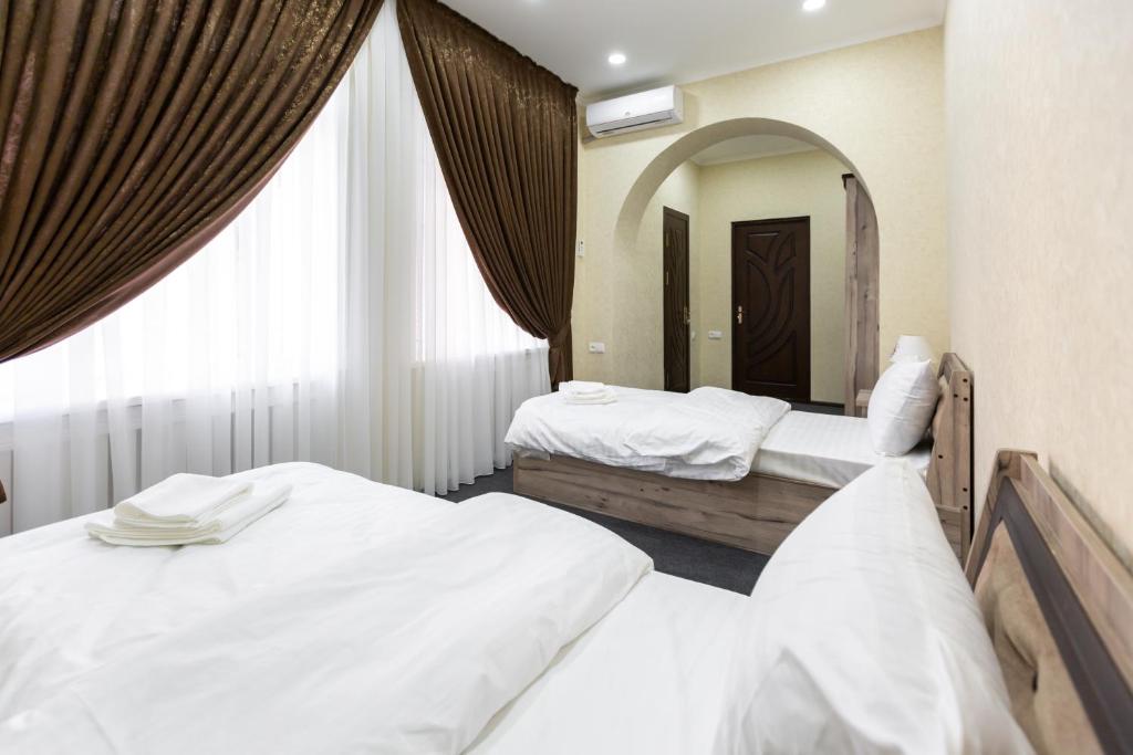 Light Hotel - Twin Room With Private Bathroom