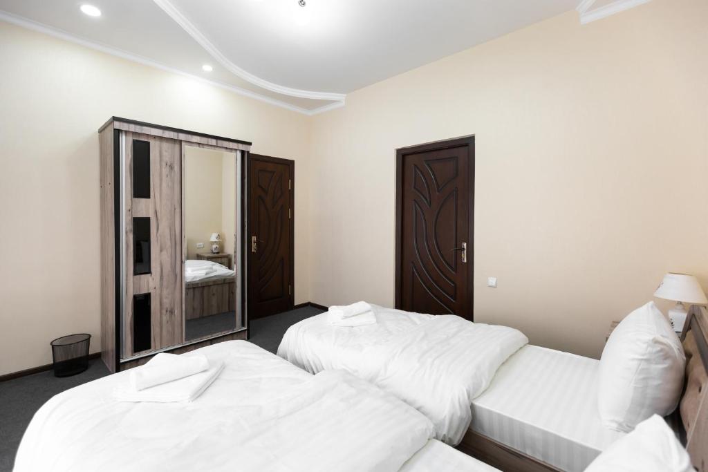 Light Hotel - Double Or Twin Room With Private Bathroom