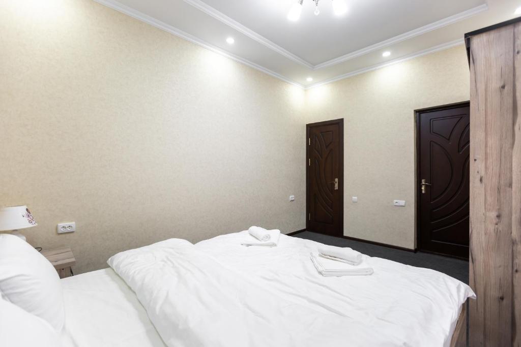 Light Hotel - Double Or Twin Room With Shower