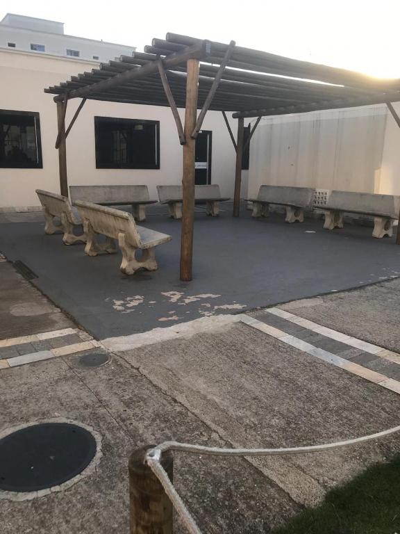  Apartamento mobiliado em condomínio fechado