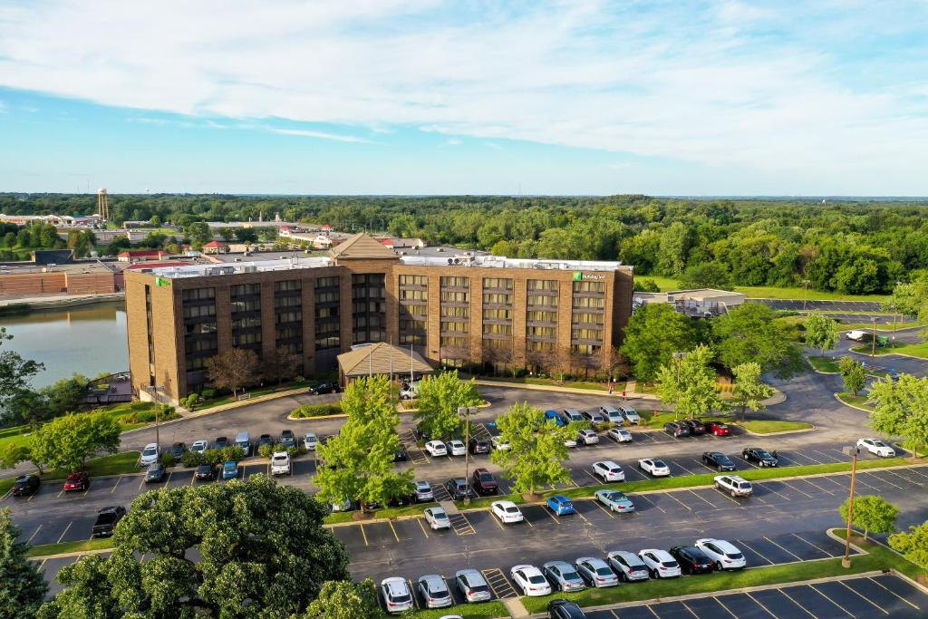 Holiday Inn Chicago Northwest/Crystal Lake/Convention Center, an IHG Hotel