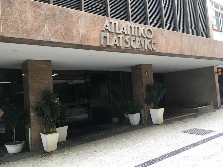  ATLANTICO FLAT em Copacabana com serviços