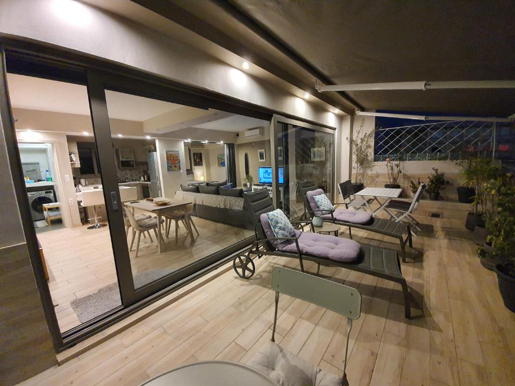 Posedenie v ubytovaní Super Loft With Acropolis View