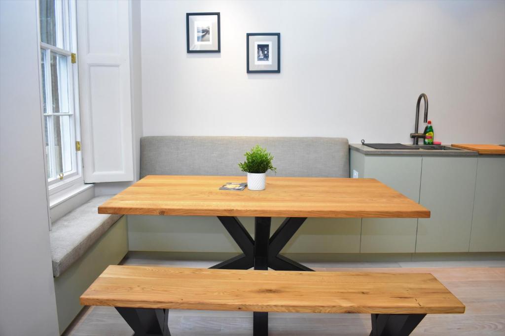 Grassmarket - Beautiful 1BR in Grassmarket w Castle views