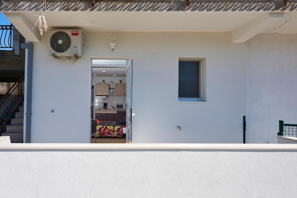 Balkón alebo terasa v ubytovaní Studio apartment Bašćan