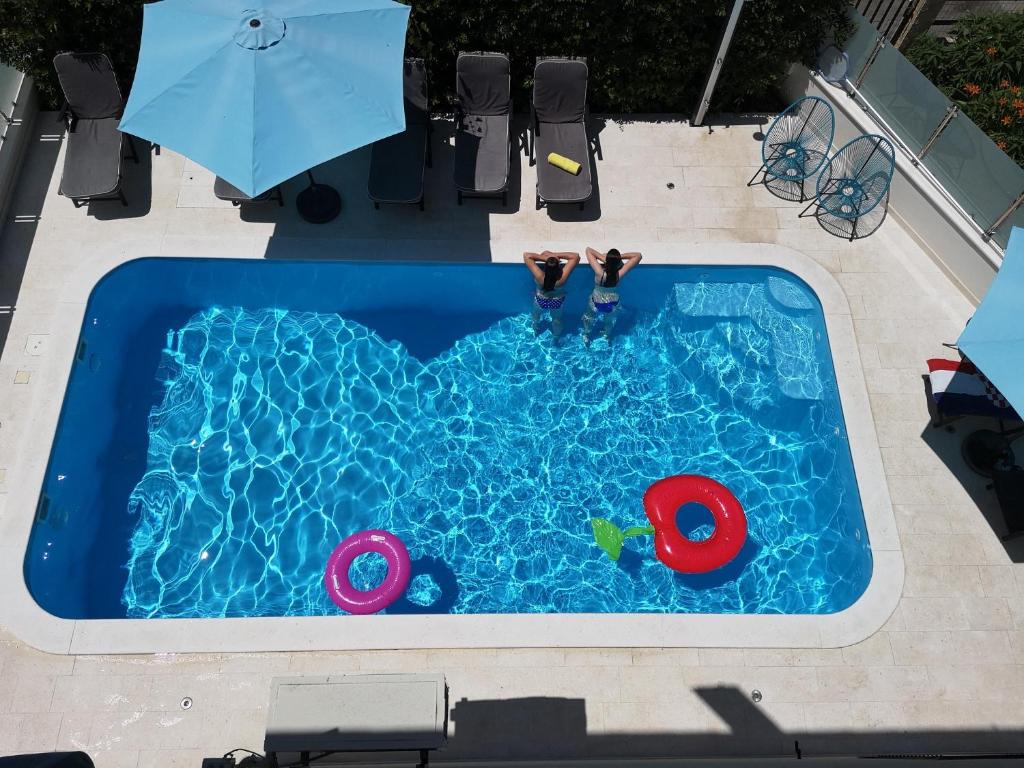 Villa Olivia - Beach & Pool Apartments near Split & Trogir