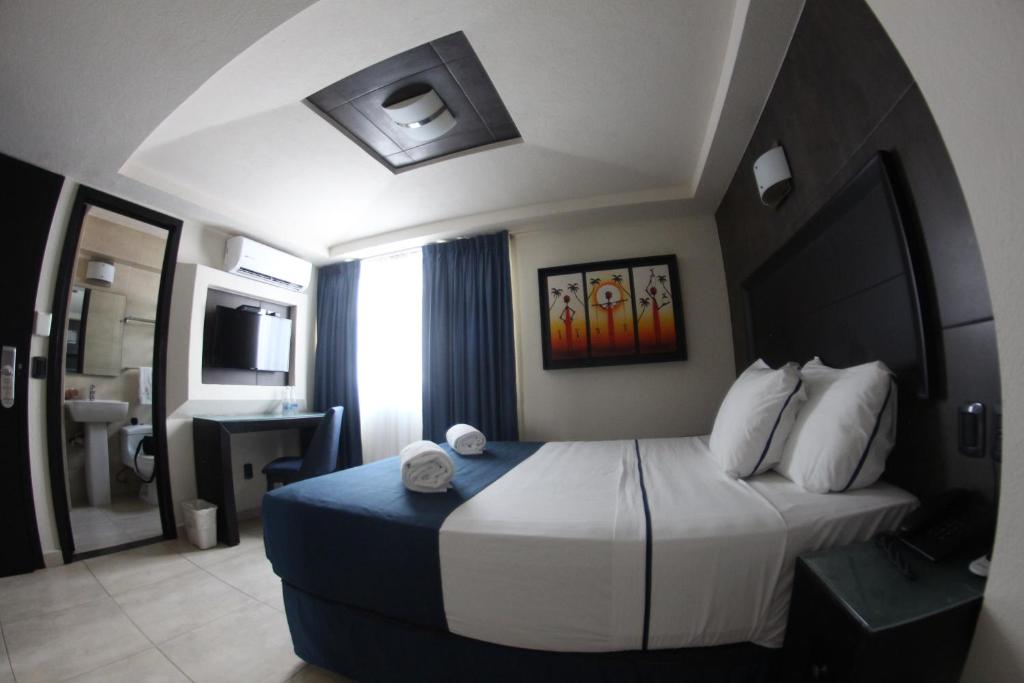 Hotel Portonovo Plaza Malecon - Basic Double Room
