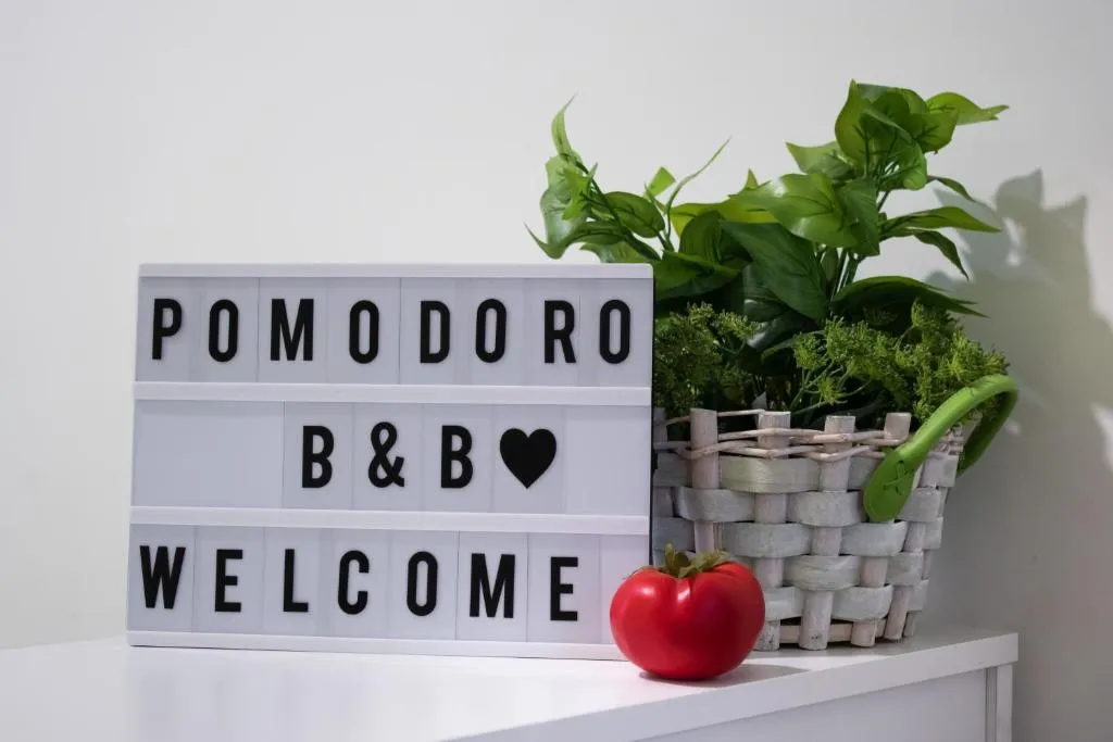 Pomodoro B&B, Napoli, Italia