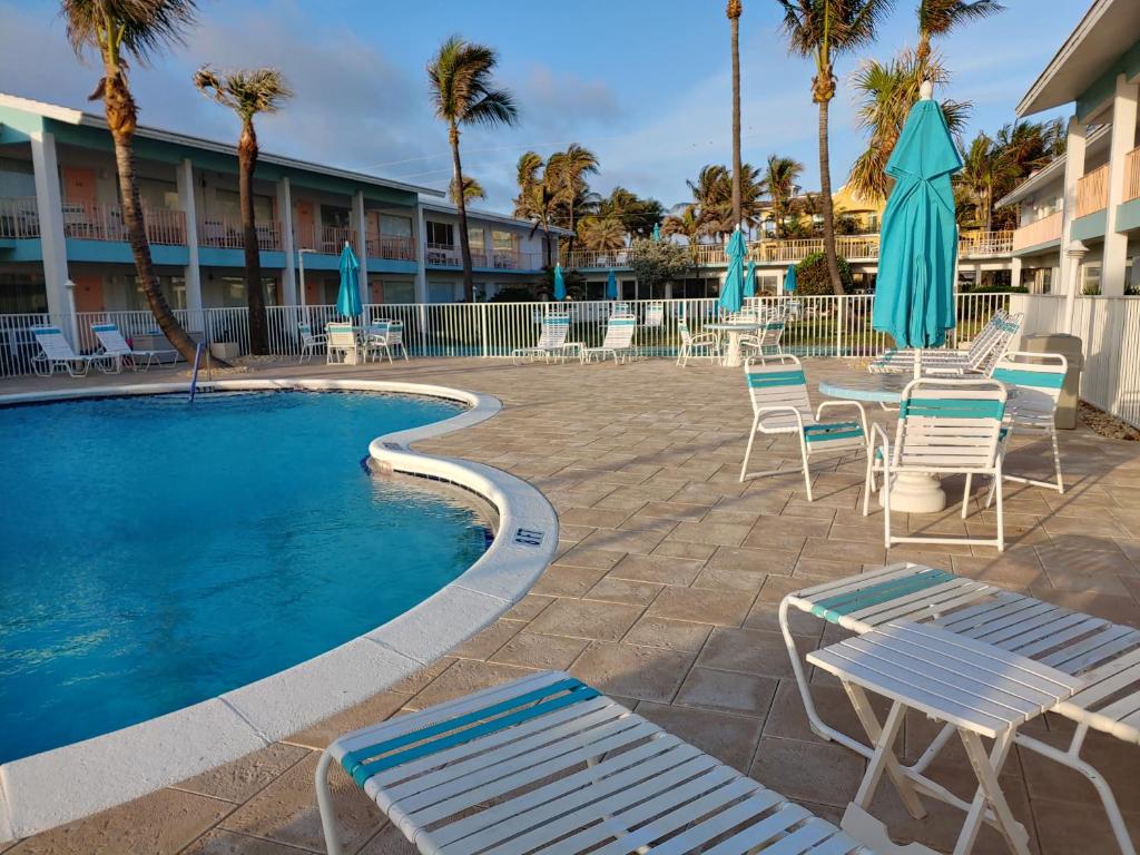 Bazén v ubytování Sunrise Ocean Suites nebo v jeho okolí