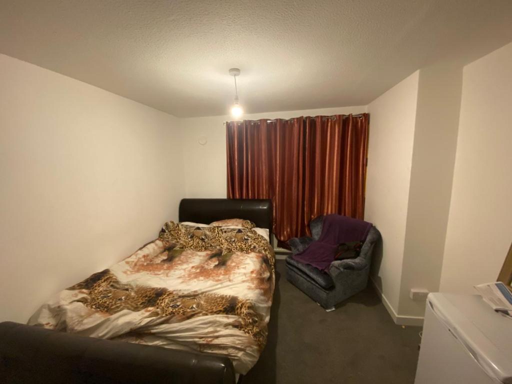 Crescent rooms