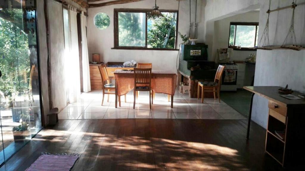  Canto do Jacarandá (Casa no Vale do Matutu)