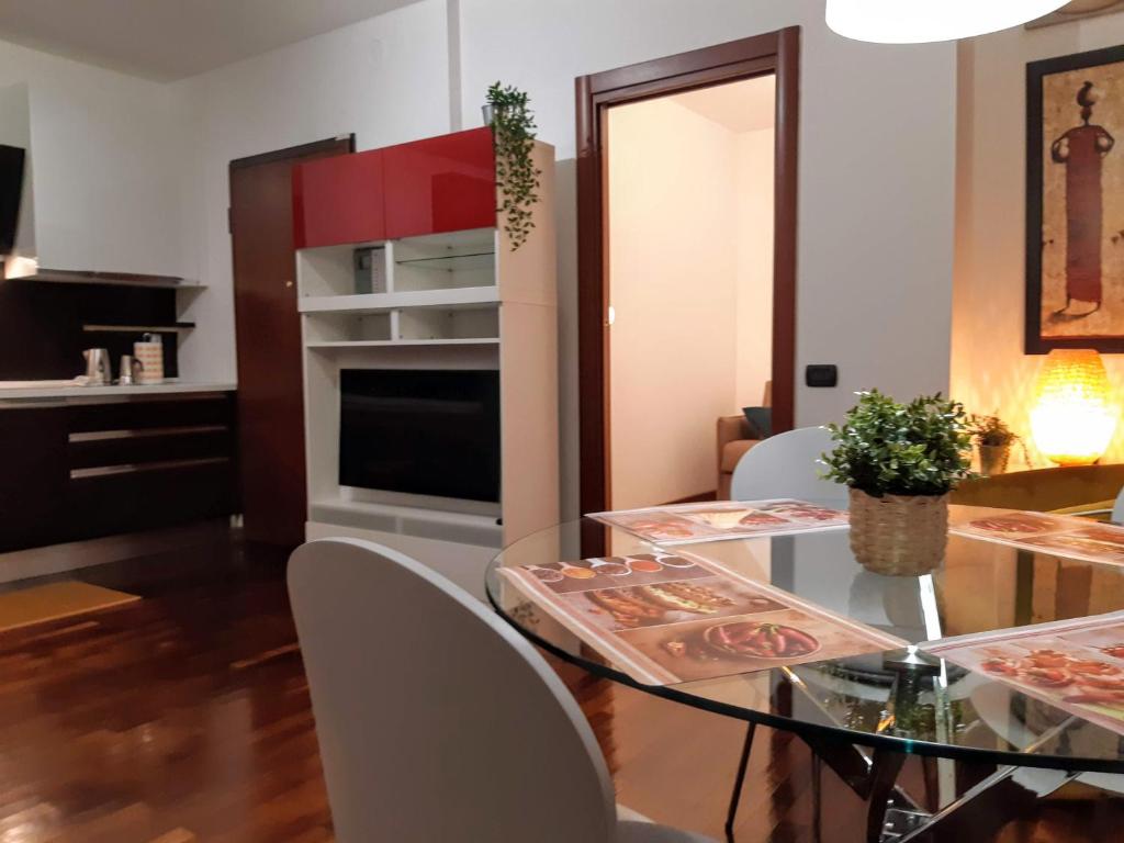 Kuchnia lub aneks kuchenny w obiekcie Suite Rent Milan