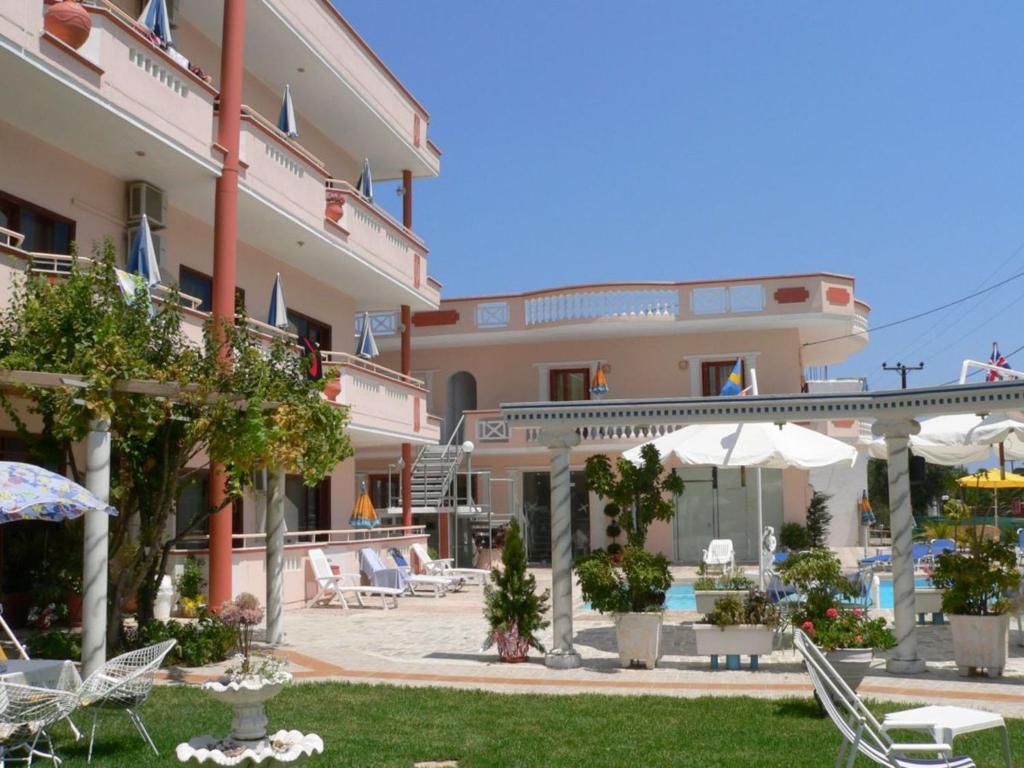 Budova, kde se aparthotel nachází