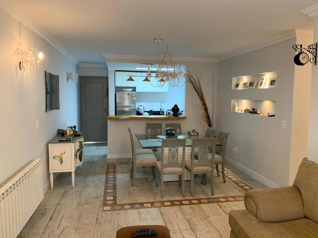  Apartamento acochegante a 500 mts da cidade