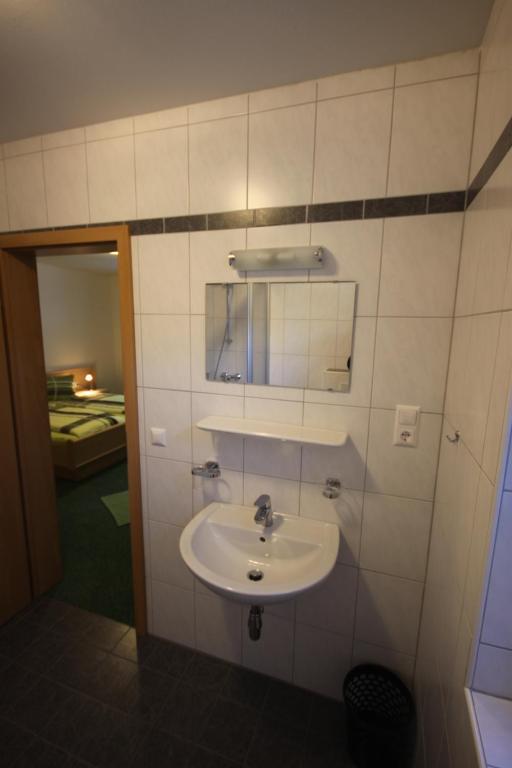 Kúpeľňa v ubytovaní Pension Maier