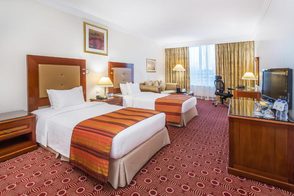 Sunday Hotel Holiday international Dubai - Resim 26