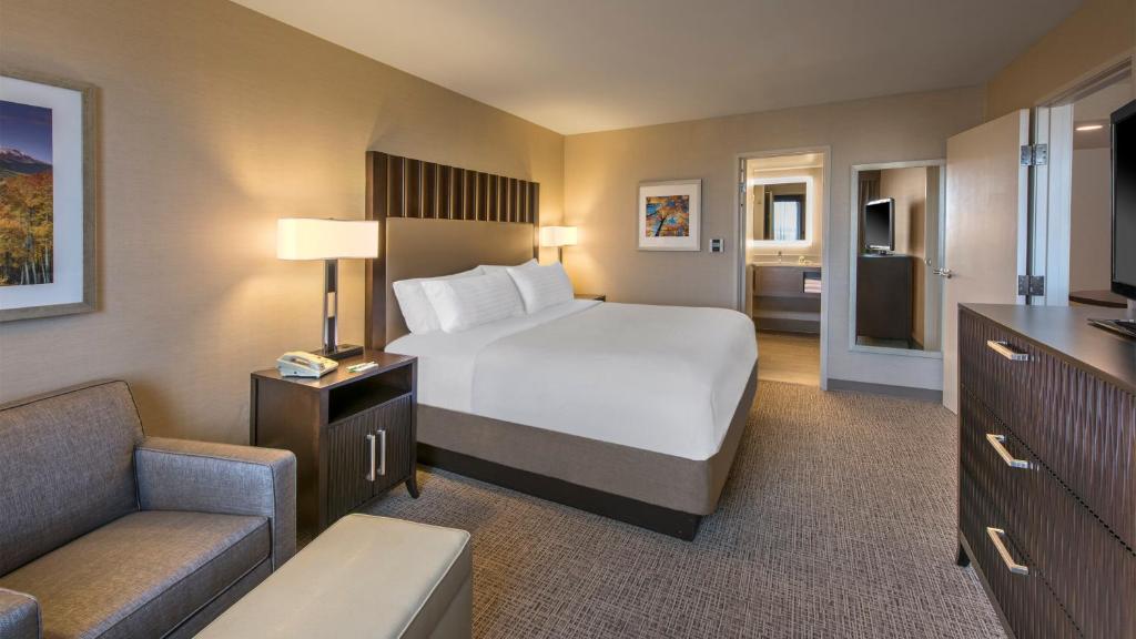 Holiday Inn Denver Lakewood by IHG photo