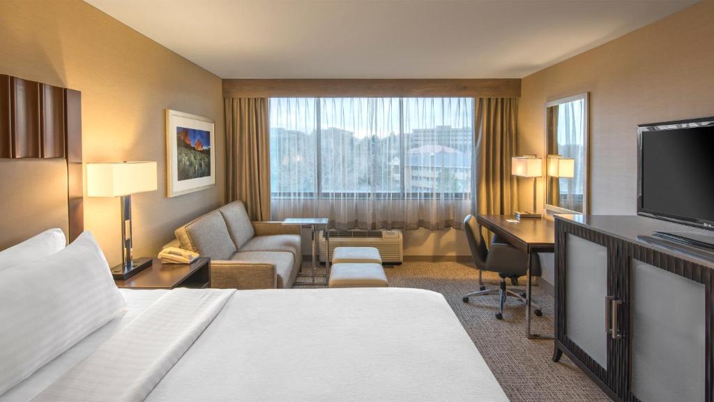 Holiday Inn Denver Lakewood by IHG photo