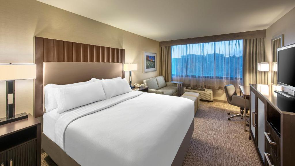 Holiday Inn Denver Lakewood by IHG photo