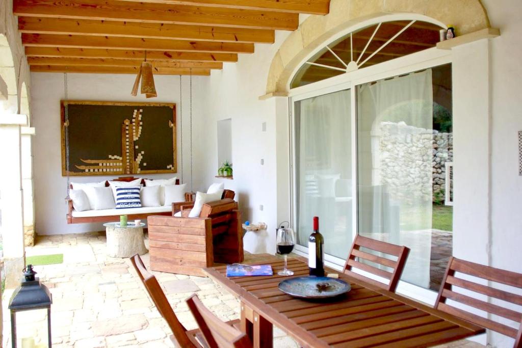 3 bedrooms house with wifi at Mao 5 km away from the beach ...