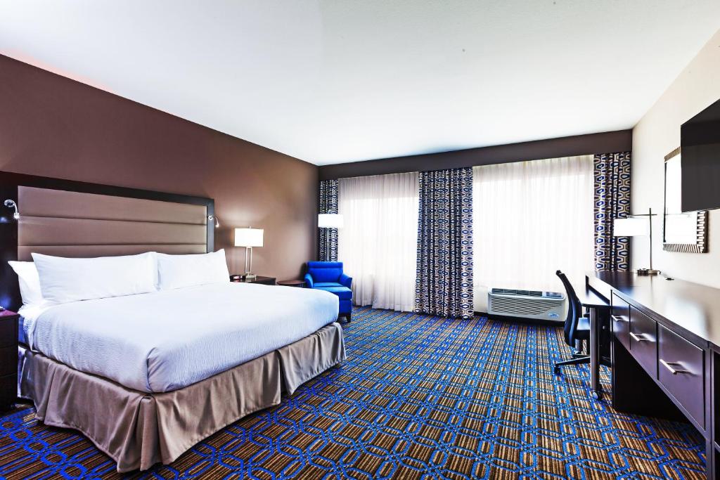 Clarion Hotel The Colony - Plano West - Habitación Con Cama Extragrande - No Fumadores