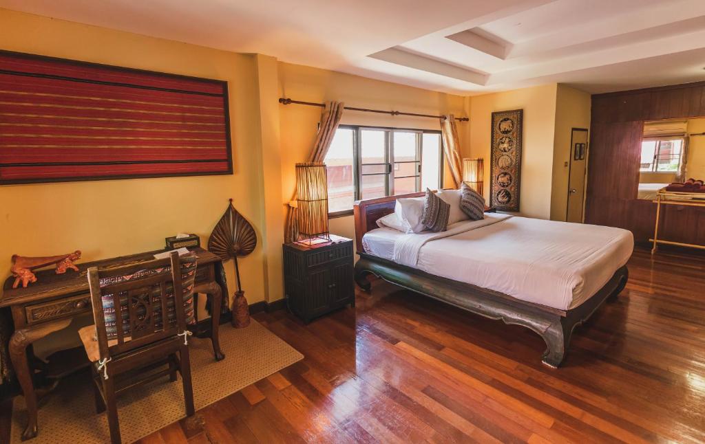 Joy's House & Tour - 16