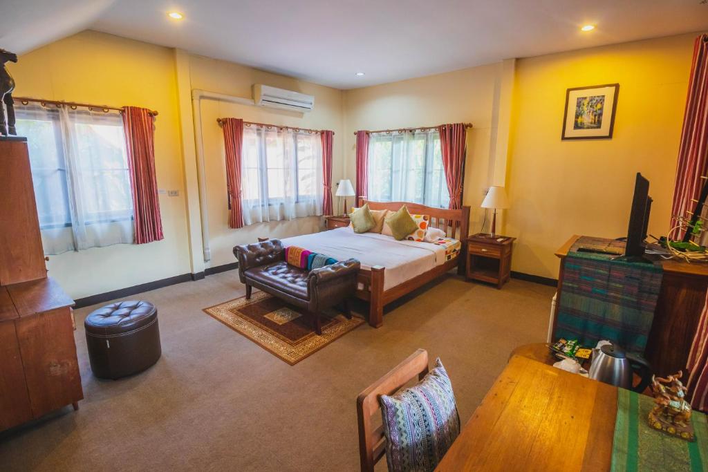 Joy's House & Tour - 8