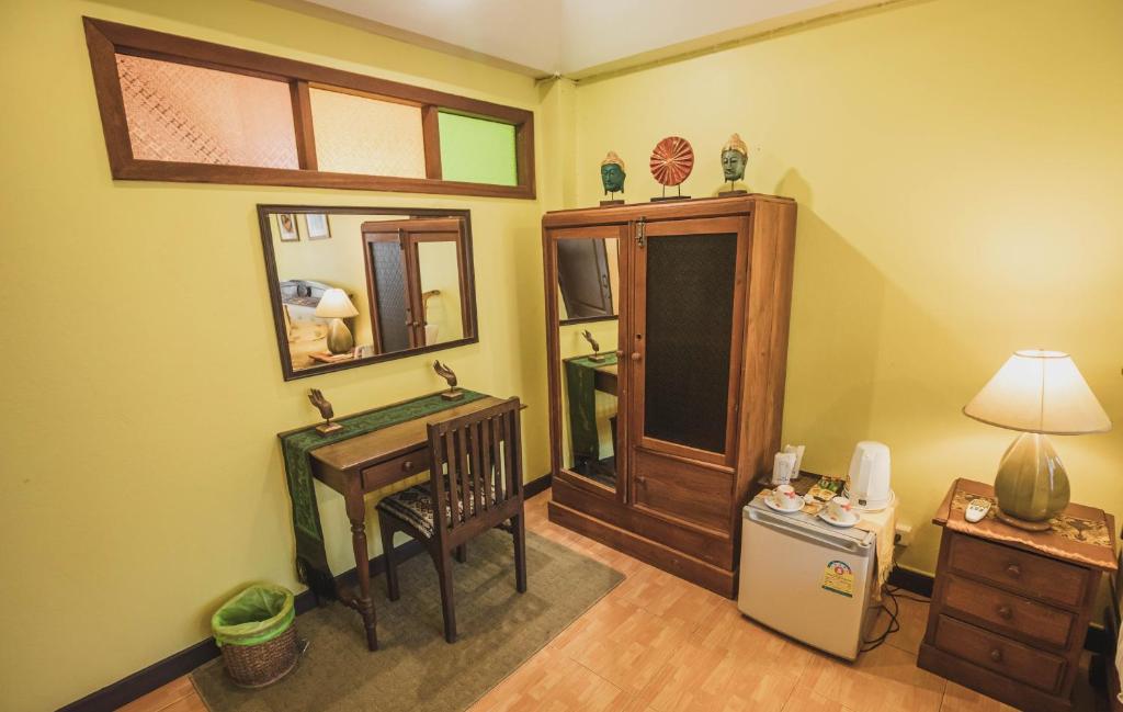 Joy's House & Tour - 18