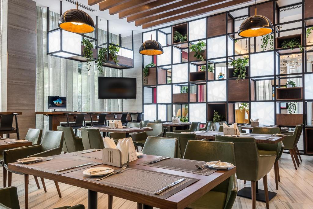 TV a/nebo společenská místnost v ubytování Best Western Plus Westlands