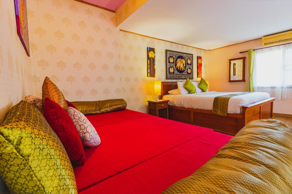 Joy's House & Tour - 7