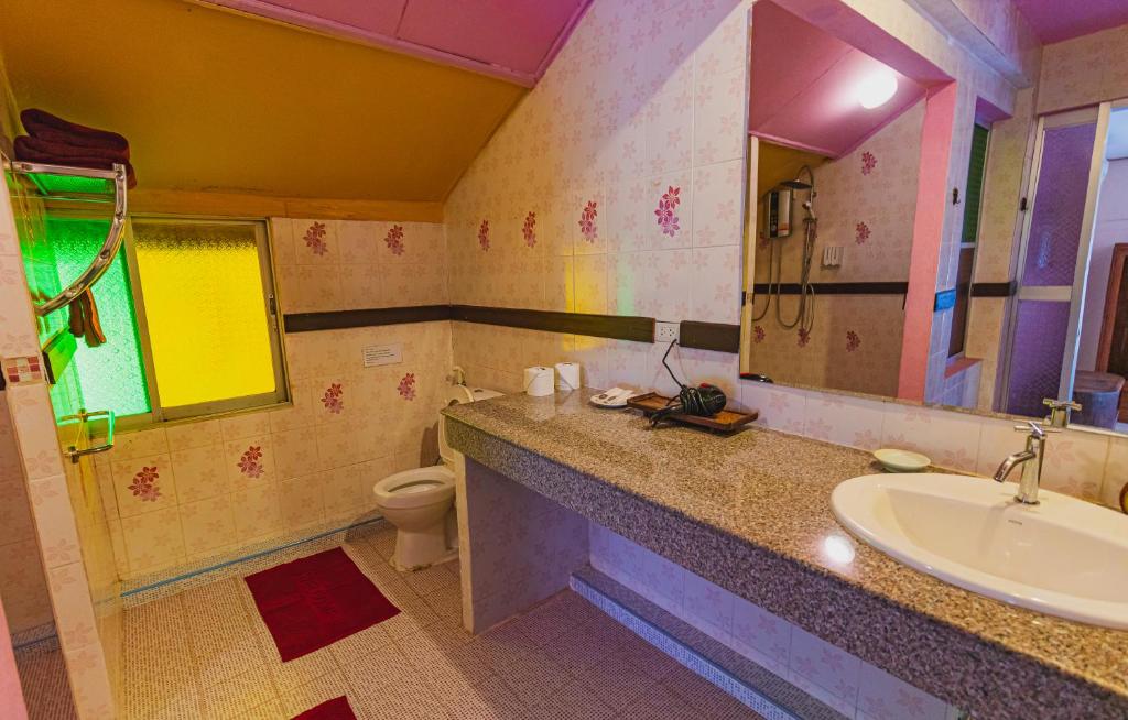 Joy's House & Tour - 6