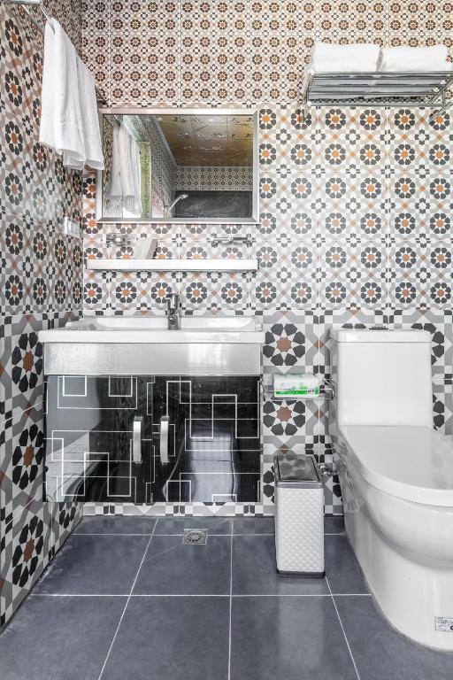 Koupelna v ubytování Mambo Boutique Hotel