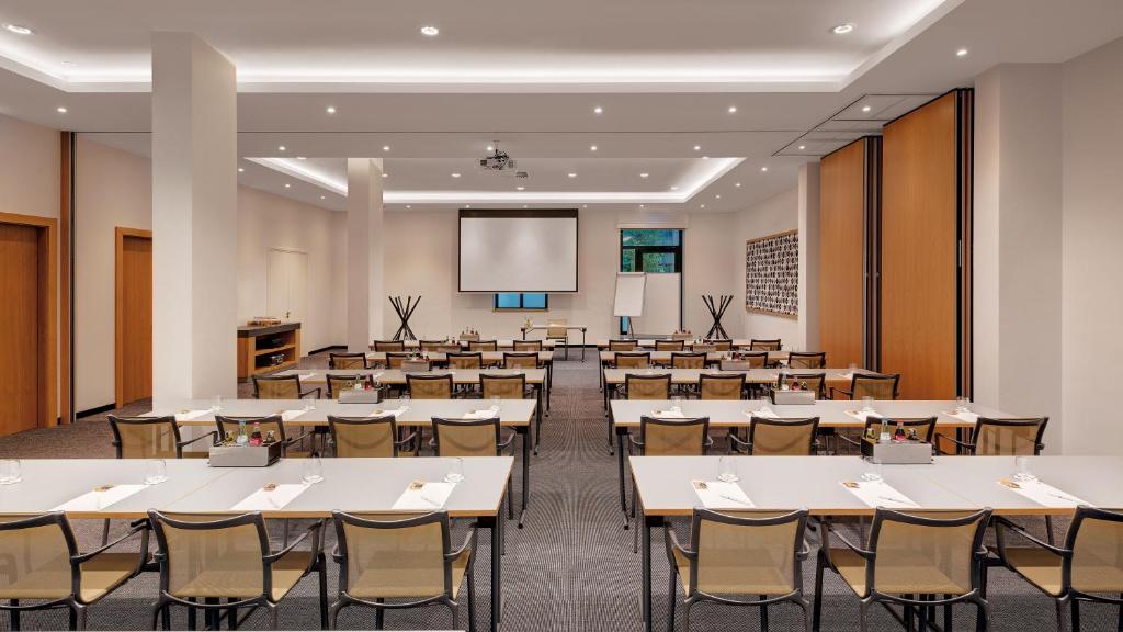 Área de negócios e/ou sala de conferências em Holiday Inn Frankfurt - Alte Oper by IHG