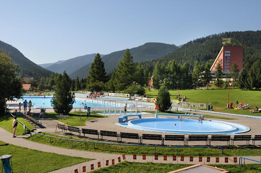The swimming pool at or close to Chata Havran