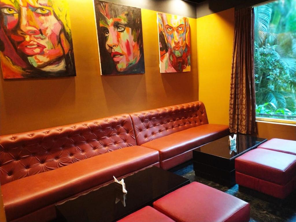 Posezení v ubytování La Franklin Hotel