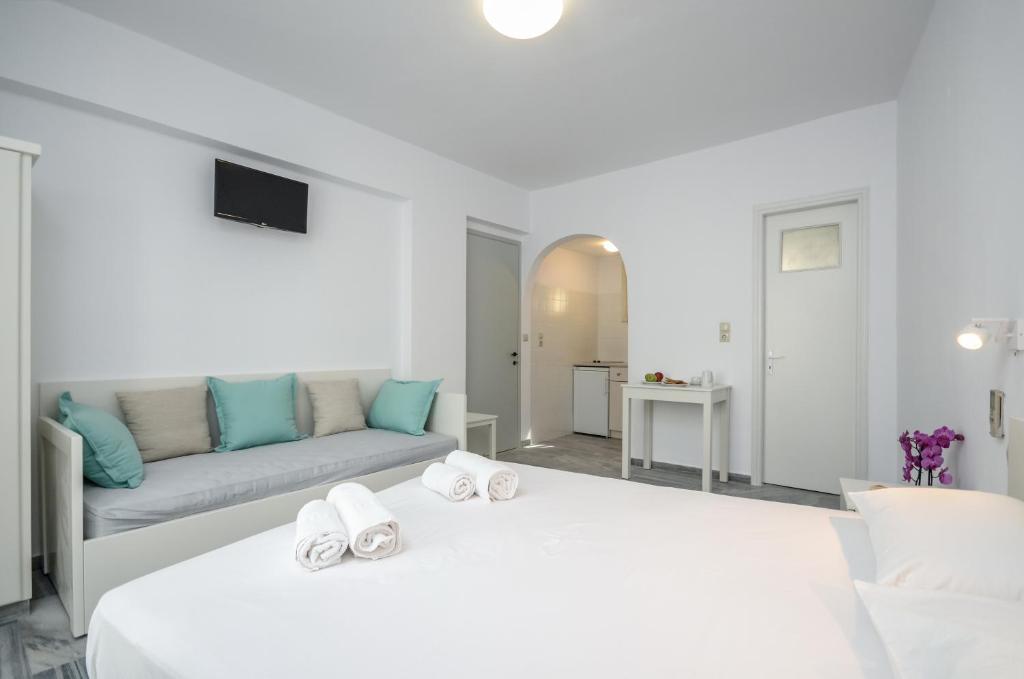 A bed or beds in a room at Soula Naxos