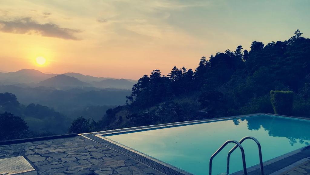 Nespecifikovaný výhled na hory nebo výhled na hory při pohledu z hotelu