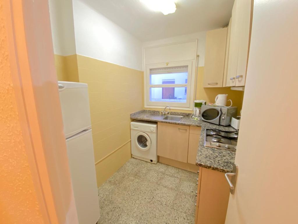 Agi Sant Isidre, Roses – Updated 2022 Prices
