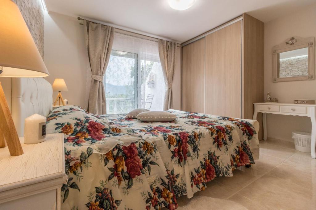 Postel nebo postele na pokoji v ubytování Anastasia Residence Sea View