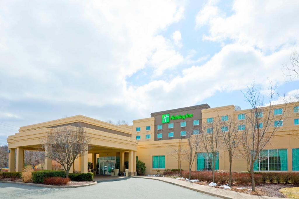 Holiday Inn Budd Lake - Rockaway Area, an IHG Hotel - Housity