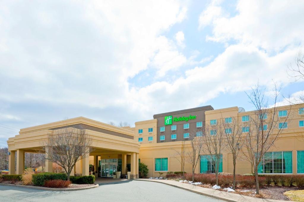 uma representação de um edifício hospitalar em Holiday Inn Budd Lake - Rockaway Area, an IHG Hotel em Budd Lake