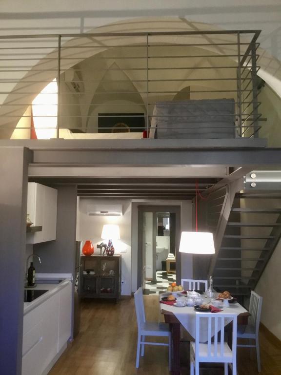 Zdjęcie z galerii obiektu Torre Guinigi Luxury Loft nel centro storico di Lucca w Lukce